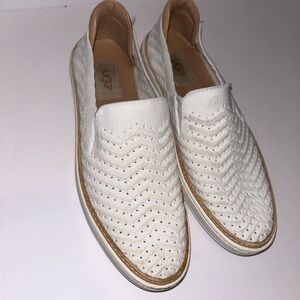 UGG SAMMY CHEVRON SLIP ON SHOES
SZ 7.5